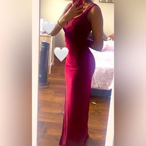 Le Chateau, size XXS (CAN). Deep magenta/reddish.